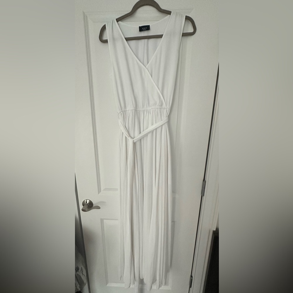 Vici White Sleeveless Maxi Dress
